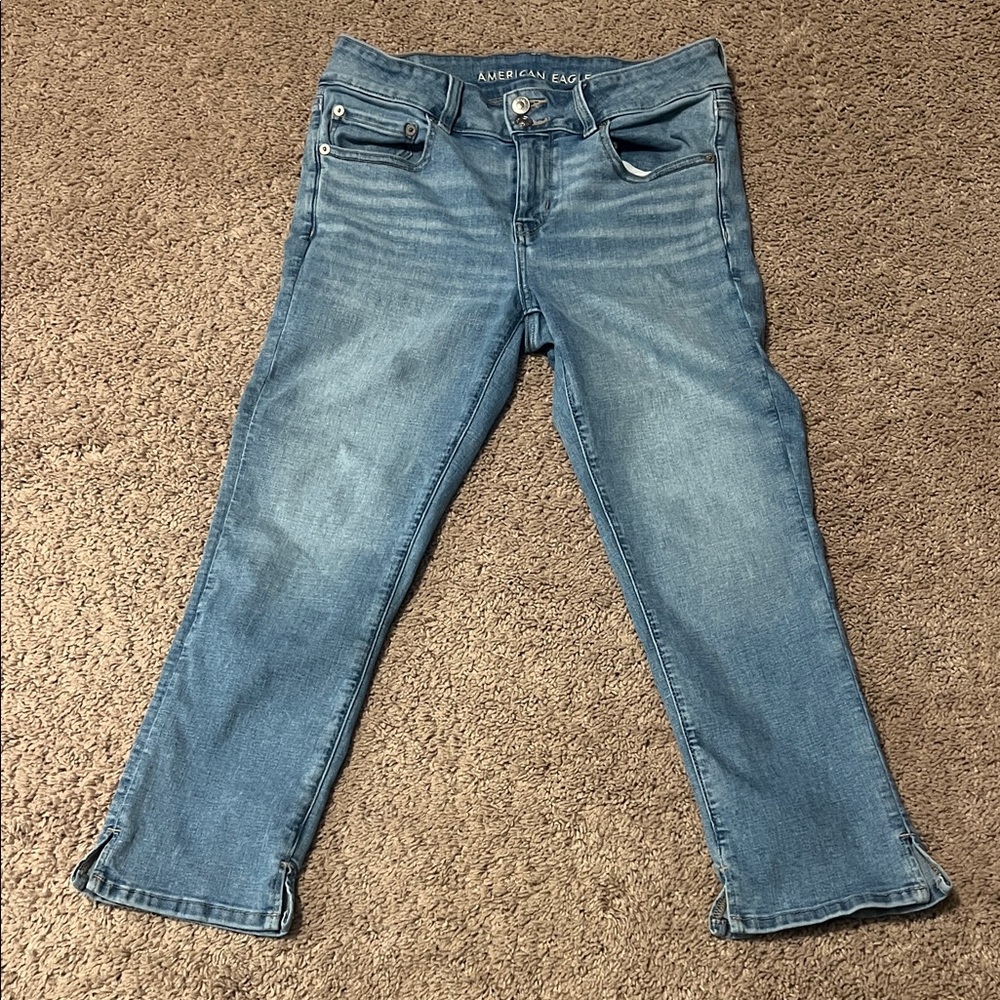 American Eagle Outfitters Light Blue Cropped Jeans